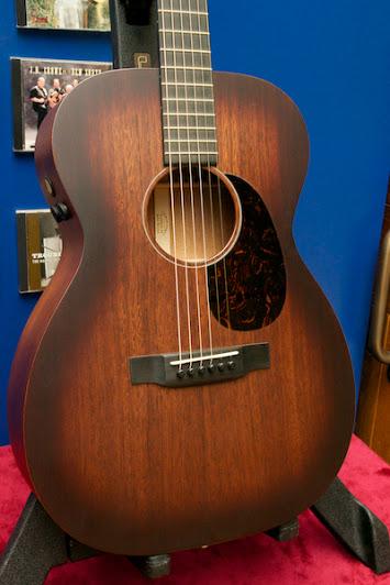 Martin 00-15E Retro