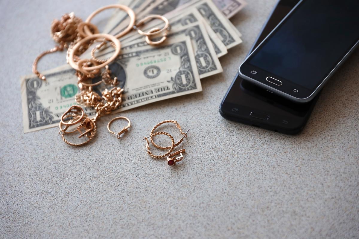 How Pawn Shops Prevent Theft and Ensure Safe Transactions