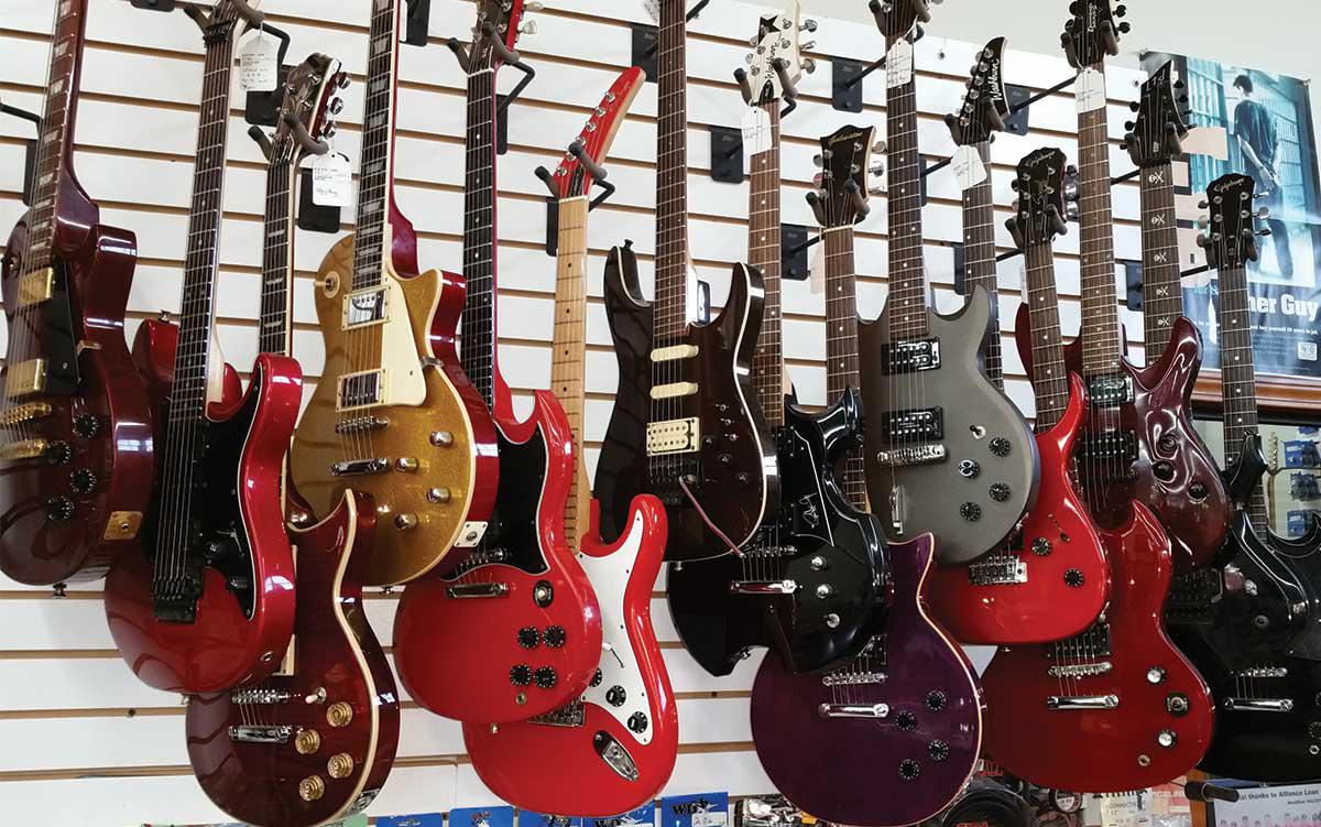 What to Watch Out for if Purchasing a Musical Instrument From a Pawn Shop