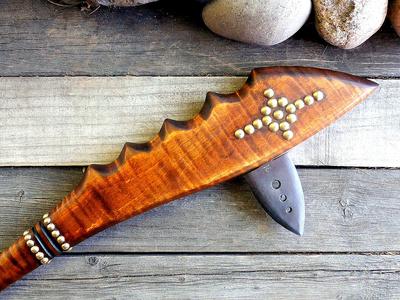 Custom handmade knives, tomahawks, edged weapons, war clubs 