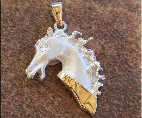 14K gold sterling silver diamond horse head pendnat