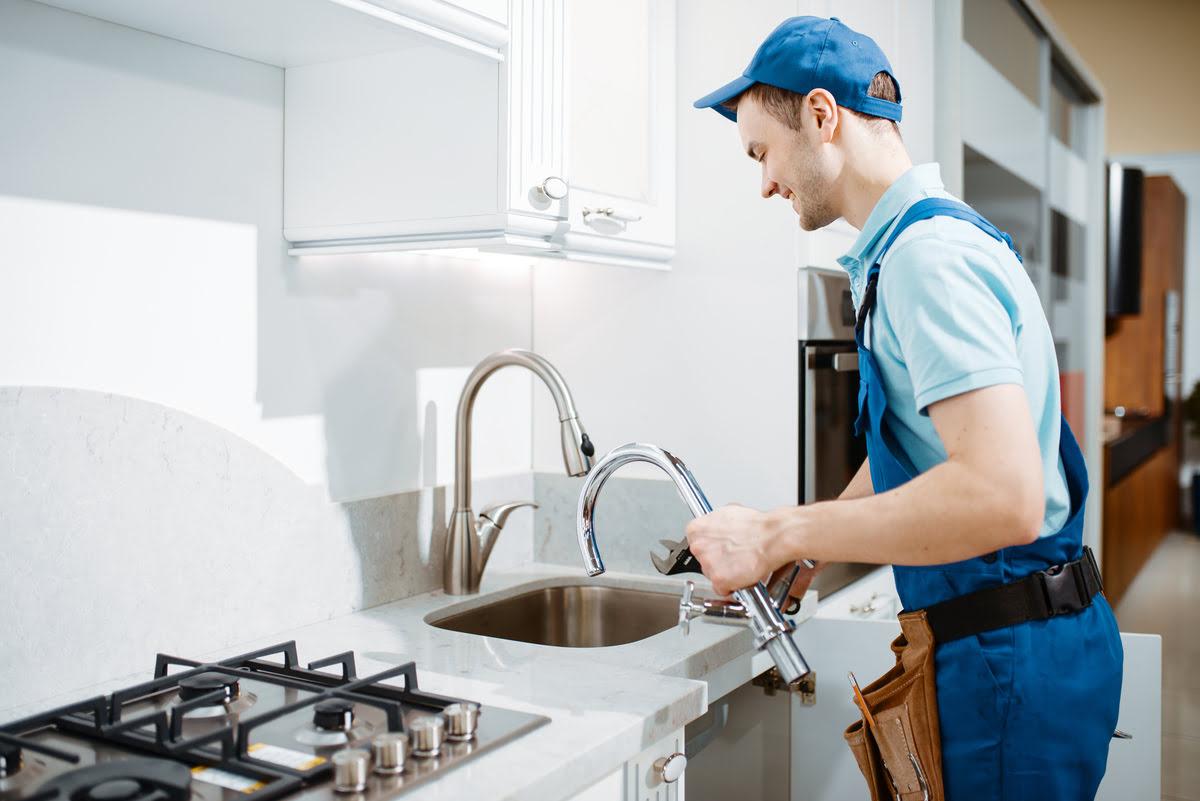 Signs You Need to Replace Your Kitchen Faucet 