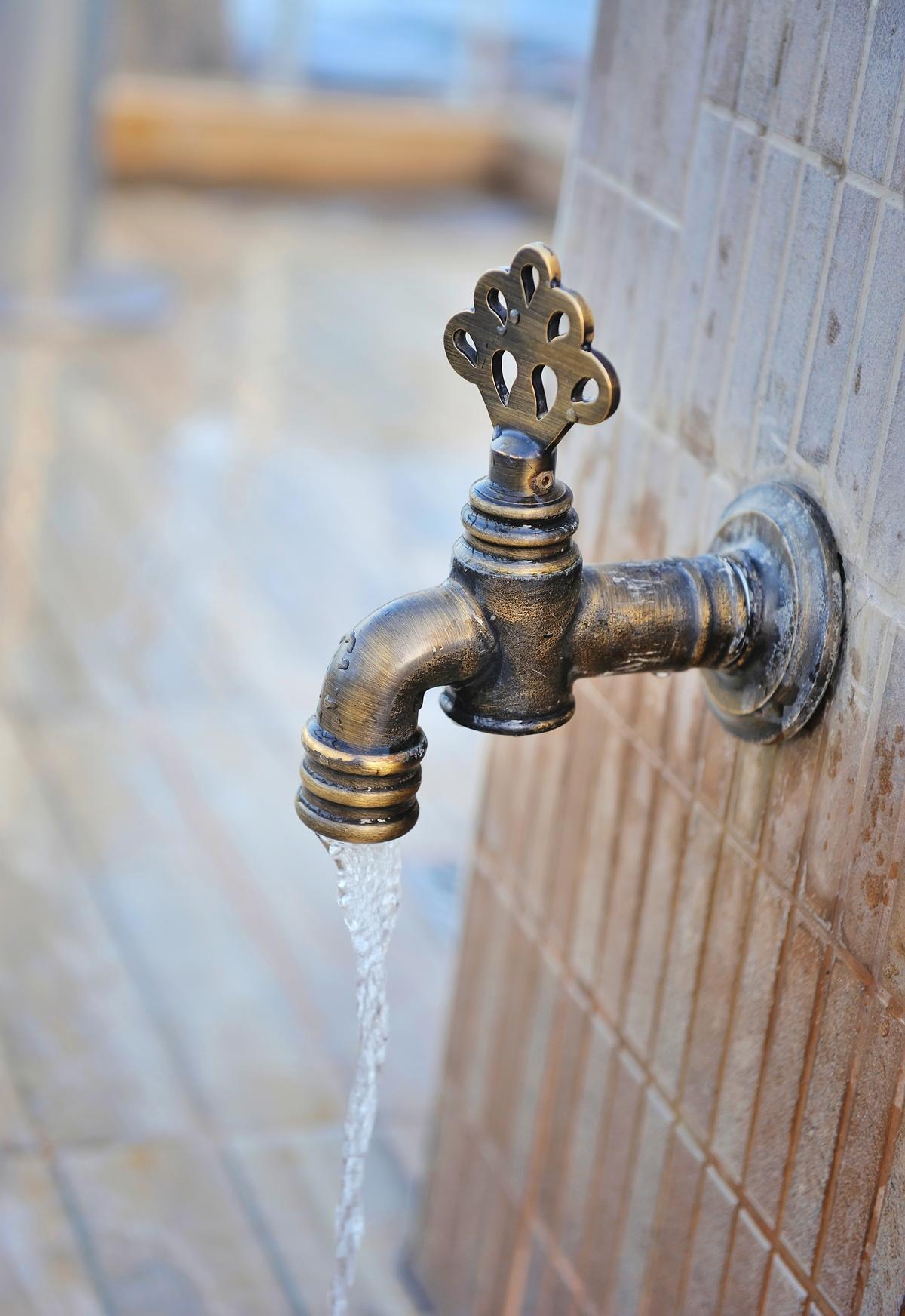 How to Replace an Outdoor Faucet