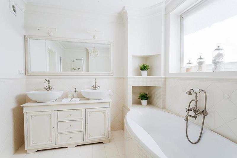 Bathroom Cleaning Tips and Tricks 