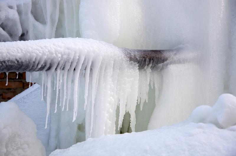 How to Avoid Frozen Pipes with Insulation